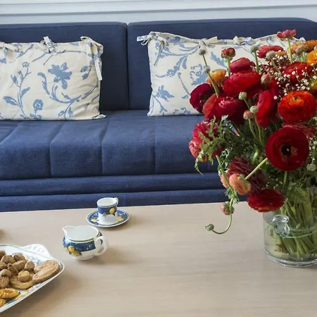 ゲストハウス Promenade Maison De Charme 4*